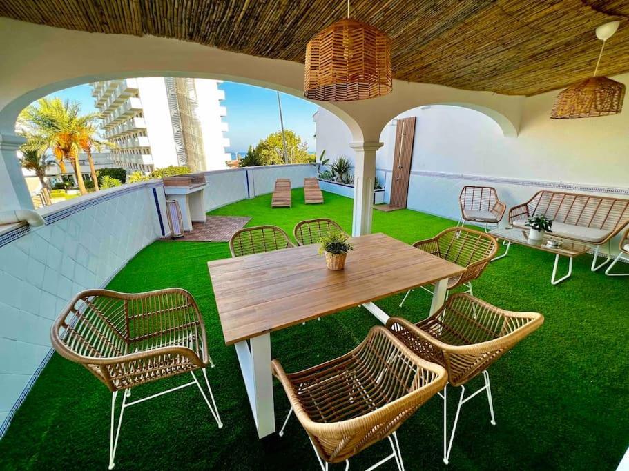 Apartamento Con Gran Terraza Junto A La Playa Torremolinos Exterior photo